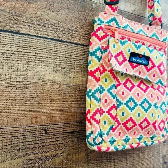 NWOT Kavu Keeper Crossbody Bag - Picture 5 of 10